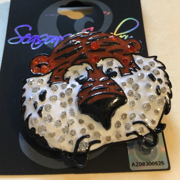 LSU / AUBURN FANS Tiger Pin 1 3/4" x 1 1/2". - Picture 1 of 4